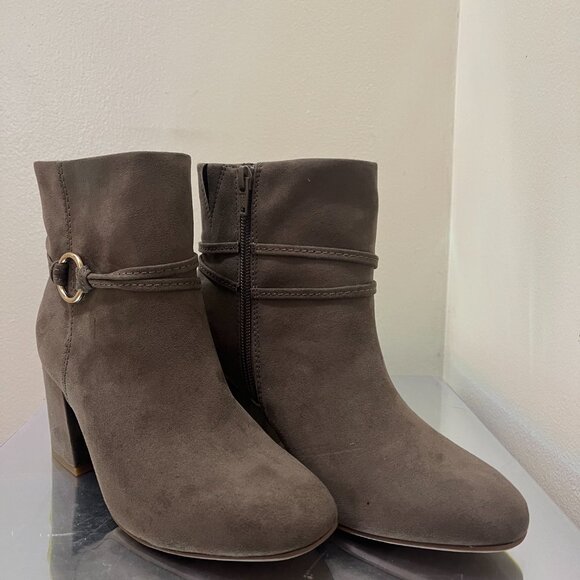 New  Women's Ring Hardware Chunky Heel Boots - Picture 5 of 7